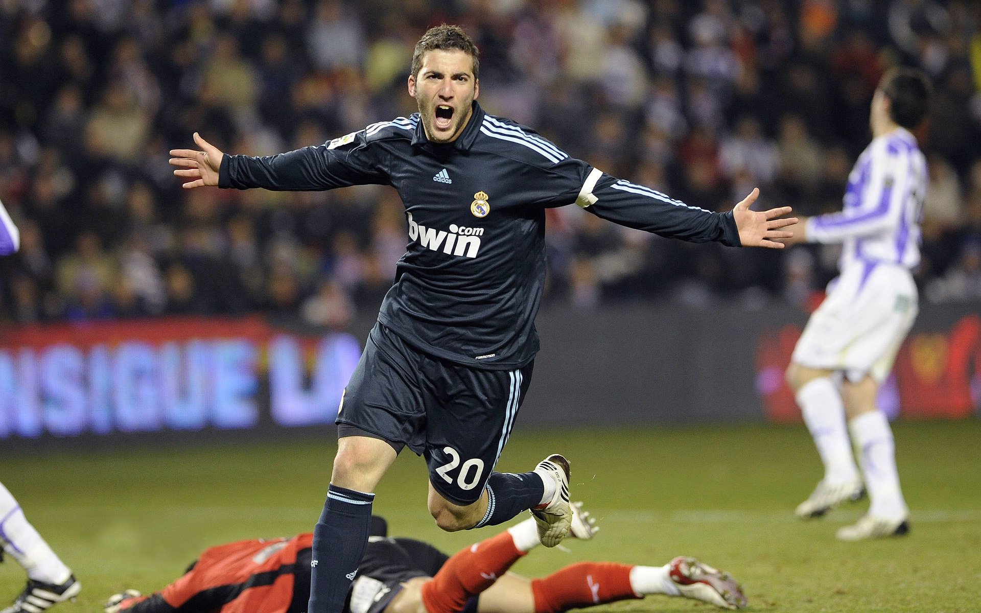 【比分追踪】每日比赛实时数据汇总,比分即时数据